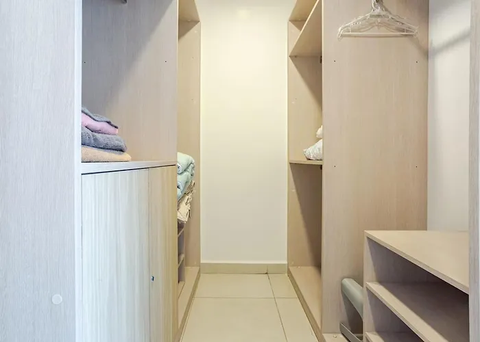 Recámara Baño Vestidor En Residencial Con Alberca *